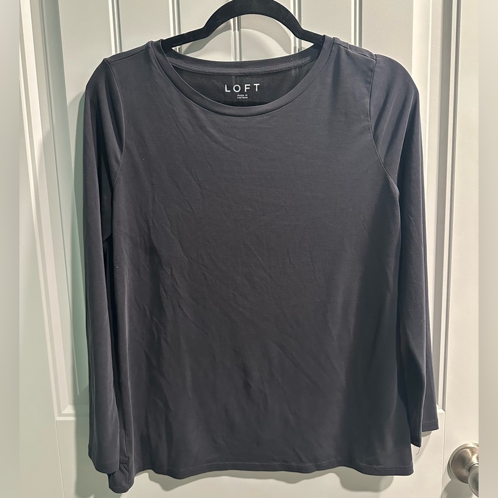 LOFT Dark Crew Long Sleeve Crewneck Tee With Ruffle Detail On Back